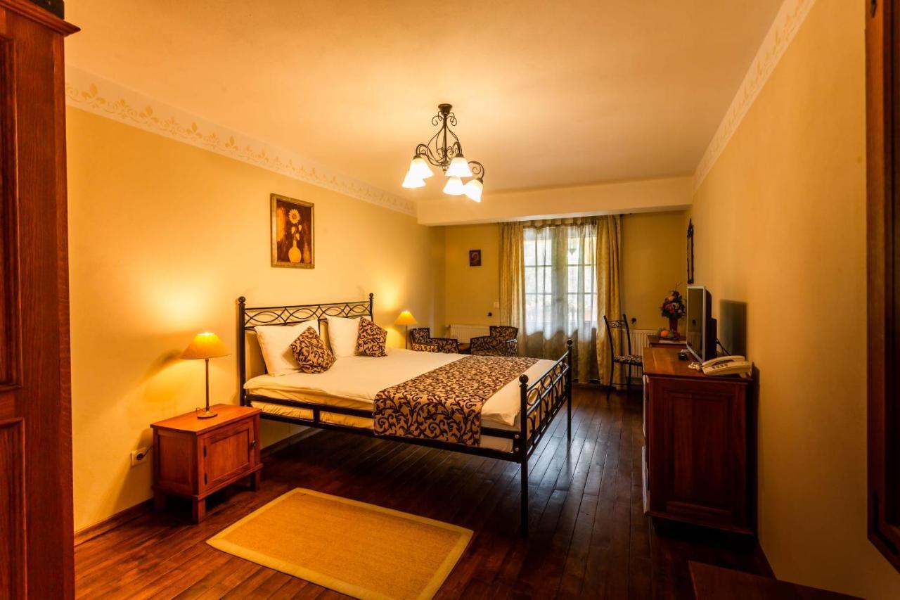 Hotel Turnul 3*
